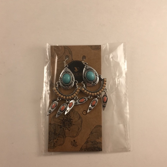 no brand Jewelry - Brand new set of dangle earrings!
